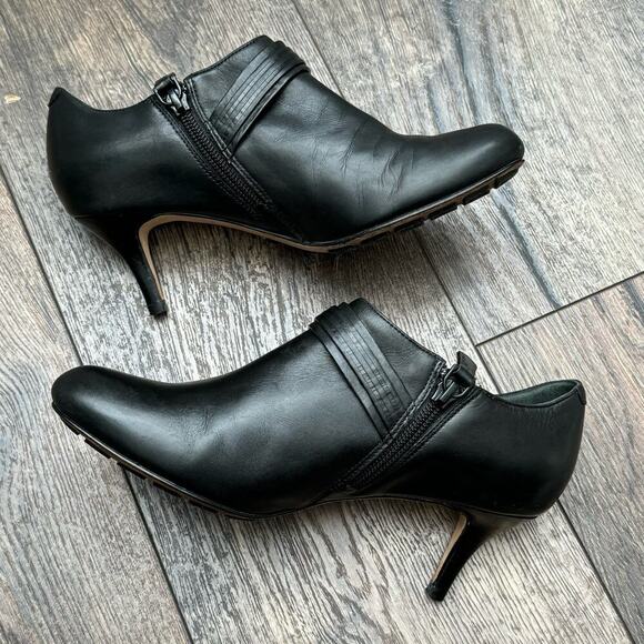 Cole‎ Haan Womens Size 6 B Nike Air Ankle Booties Boots Black with Gold Hardware - Picture 2 of 7